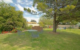 Nicholas Royal Motel - No Pets Allowed